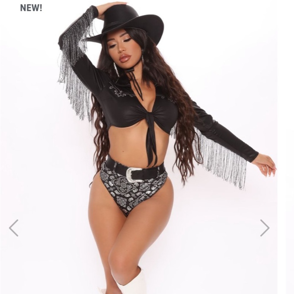 Wild West cowgirl Halloween costume